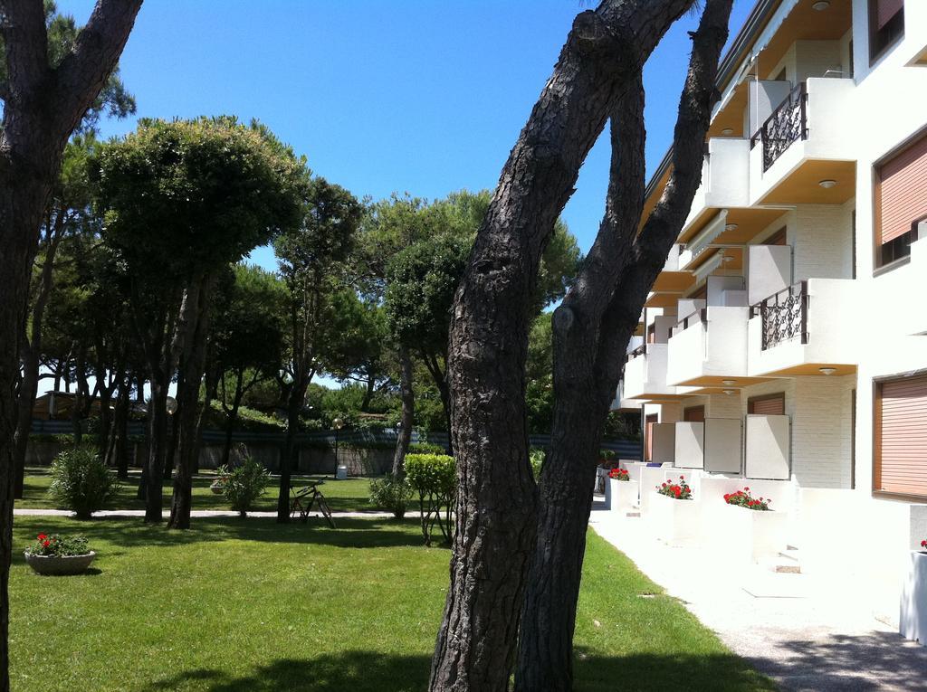 Park Residence - Walterigato Apartments Solo Per Famiglie Lido di Jesolo Buitenkant foto